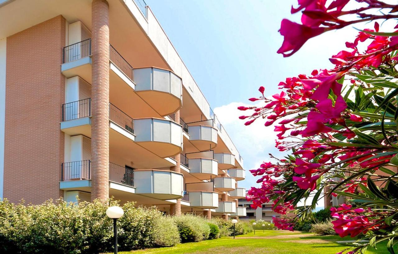 Isa-Apartments 4 Beds In Residence With Swimming-Pool In San Vincenzo, Just 600 Meters From The Sea Eksteriør bilde